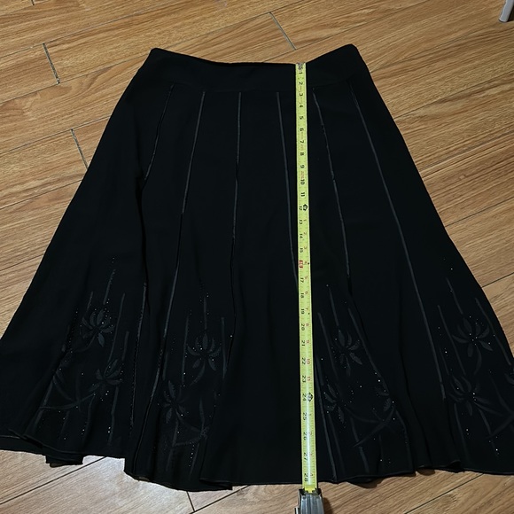 Lavena Long Skirt - Picture 3 of 7